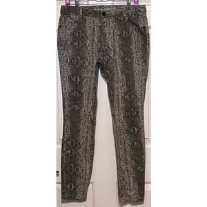 Mossimo Supply Co Women's Skinny Green Snakeskin Pants Size 15 Fit 6 28" Inseam